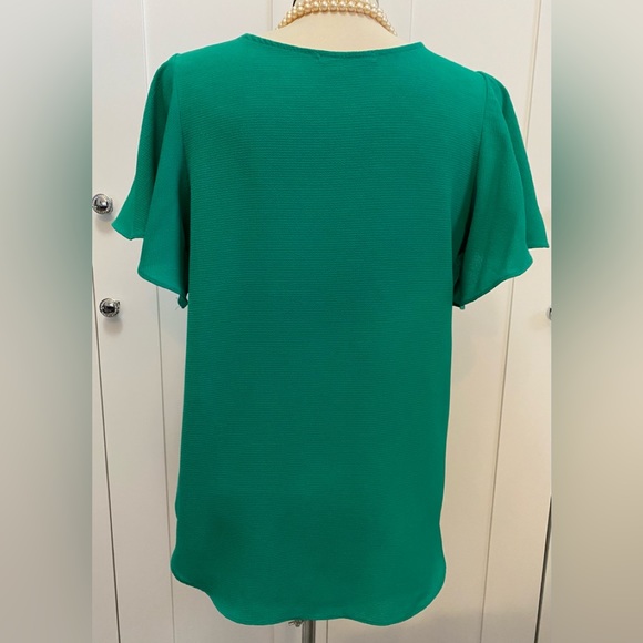 Green Envelope Green Fairy Bell Short Sleeved Top Sz SM Crepe Textured Material - Picture 2 of 4